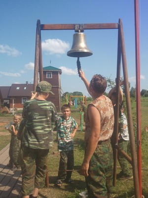 24.06 повесили новый колокол, подаренный "Дружине" о.Михаилом